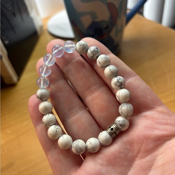 Howlite and Aquamarine 8mm Bracelet - Picture 3 of 3